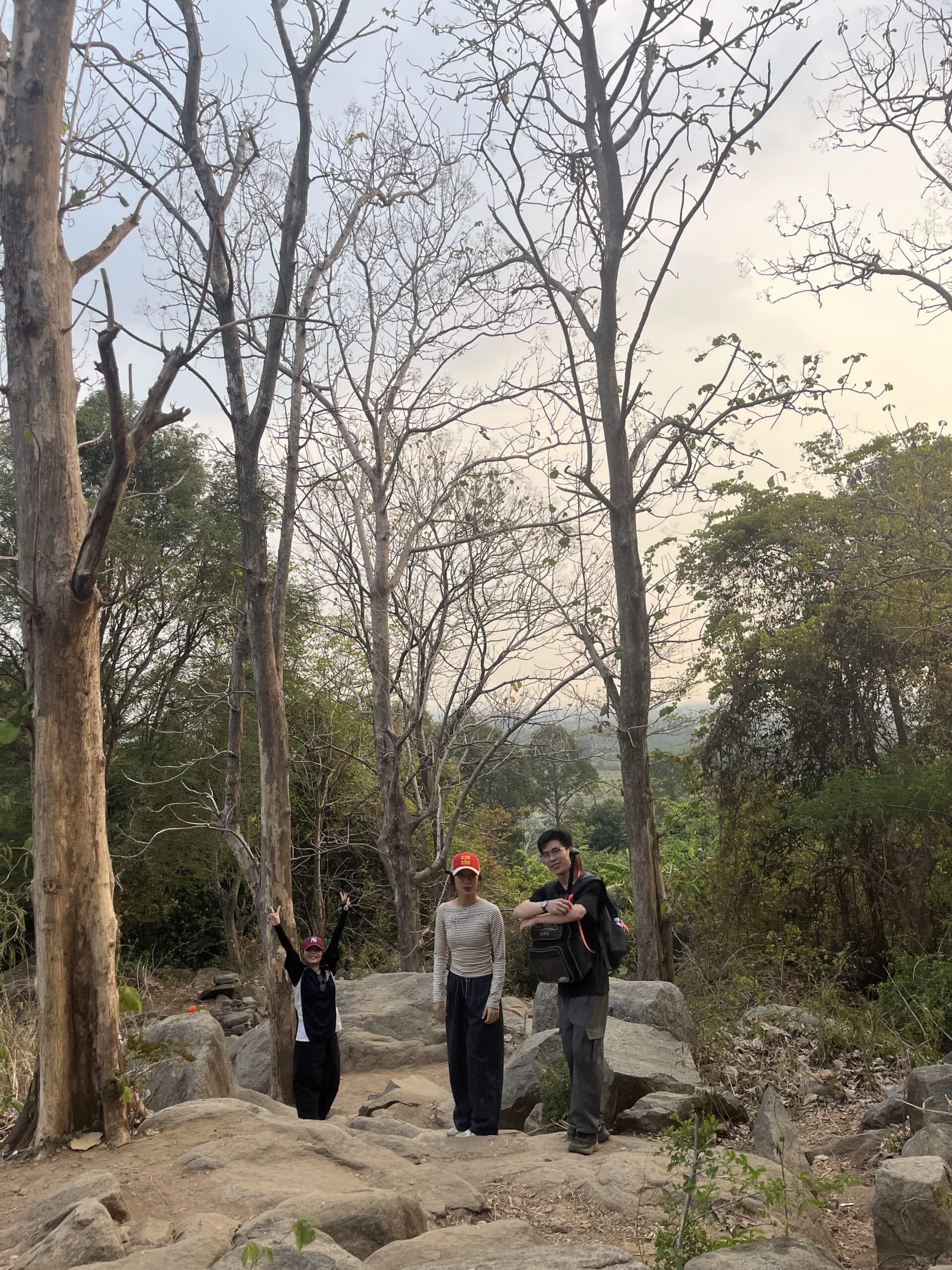 Cách khách nhà Dép flex huy chương