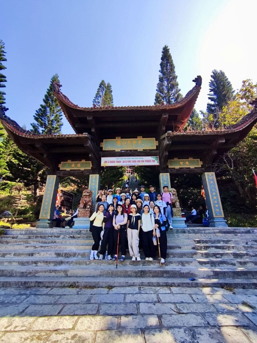 Trekking núi Tà Cú - Khám phá hải đăng Kê Gà